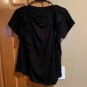 Loft top with crocheted sleeves
